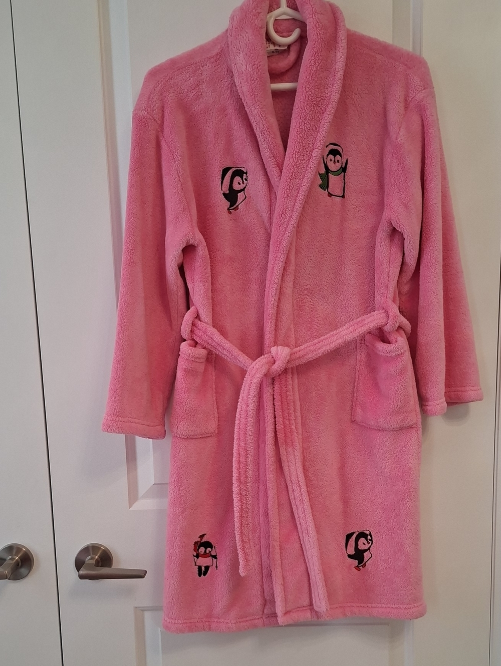 Girls' Plush Pink Bathrobe with Penguins Embroidery Pockets Soft